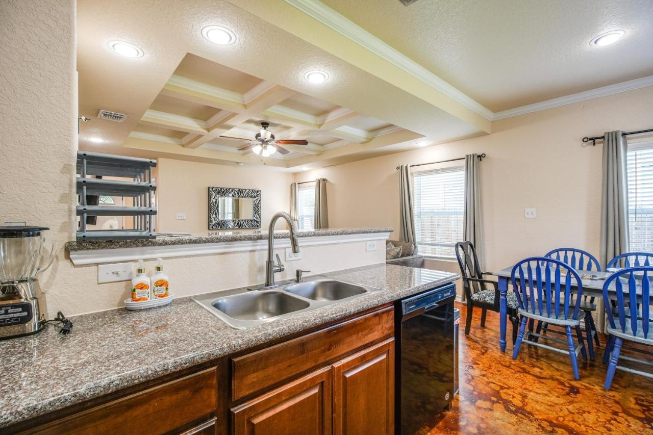San Antonio Townhome About 2 Mi To Aquarium! Exterior photo